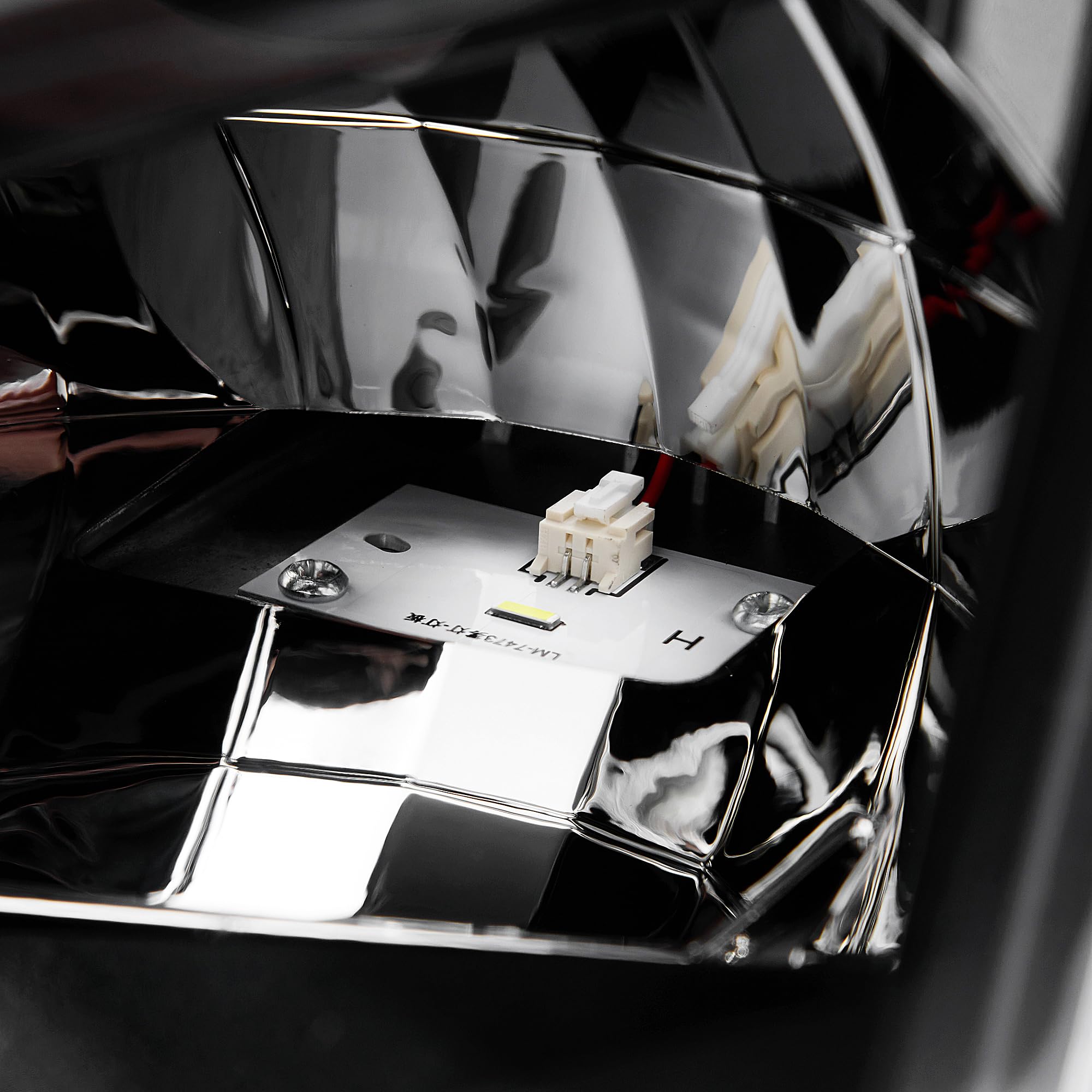 Volvo VNL (2018+) LED Fog Light Assembly – Driver/Left (High Beam Assist) - RoadWest Truck Parts - B0DQTYX113 - High Soar