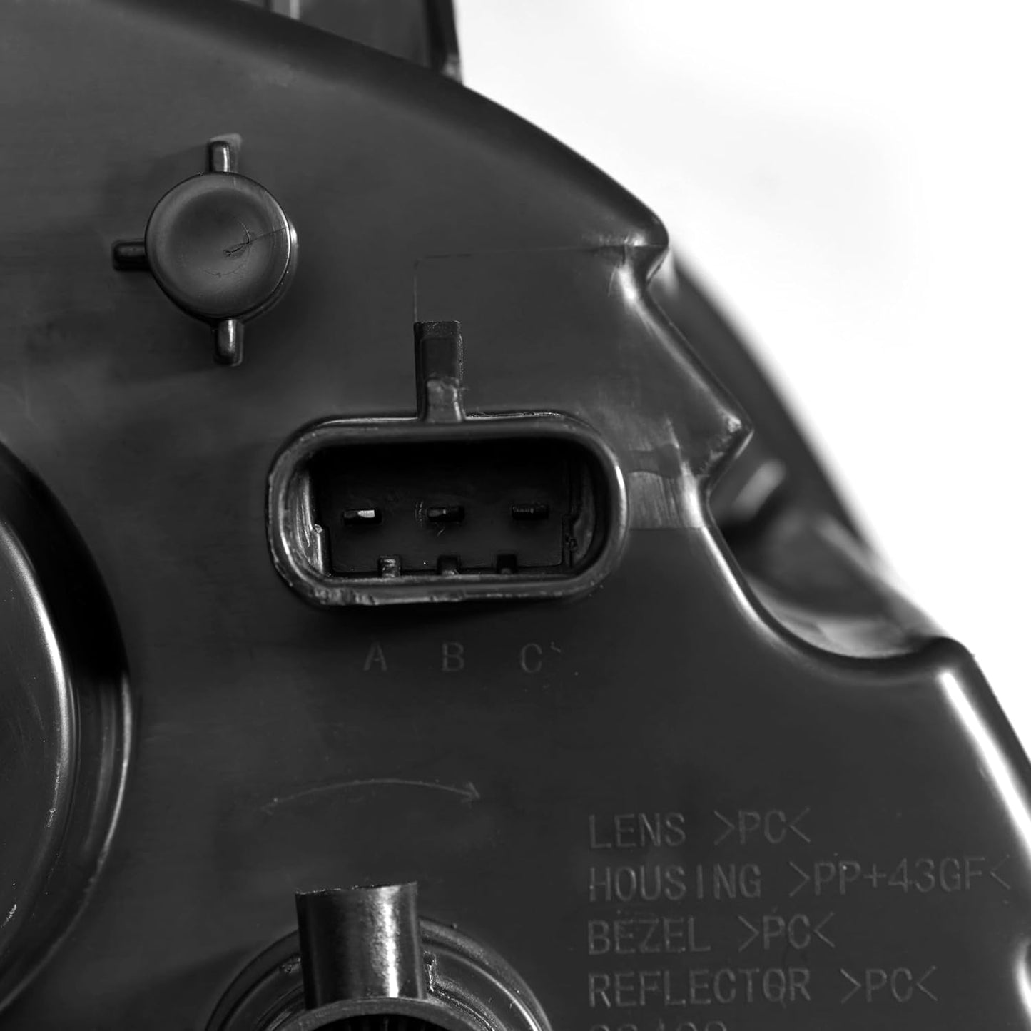 Volvo VNL (2018+) LED Fog Light Assembly – LH Driver - RoadWest Truck Parts - B0DQPPMQ5K - High Soar