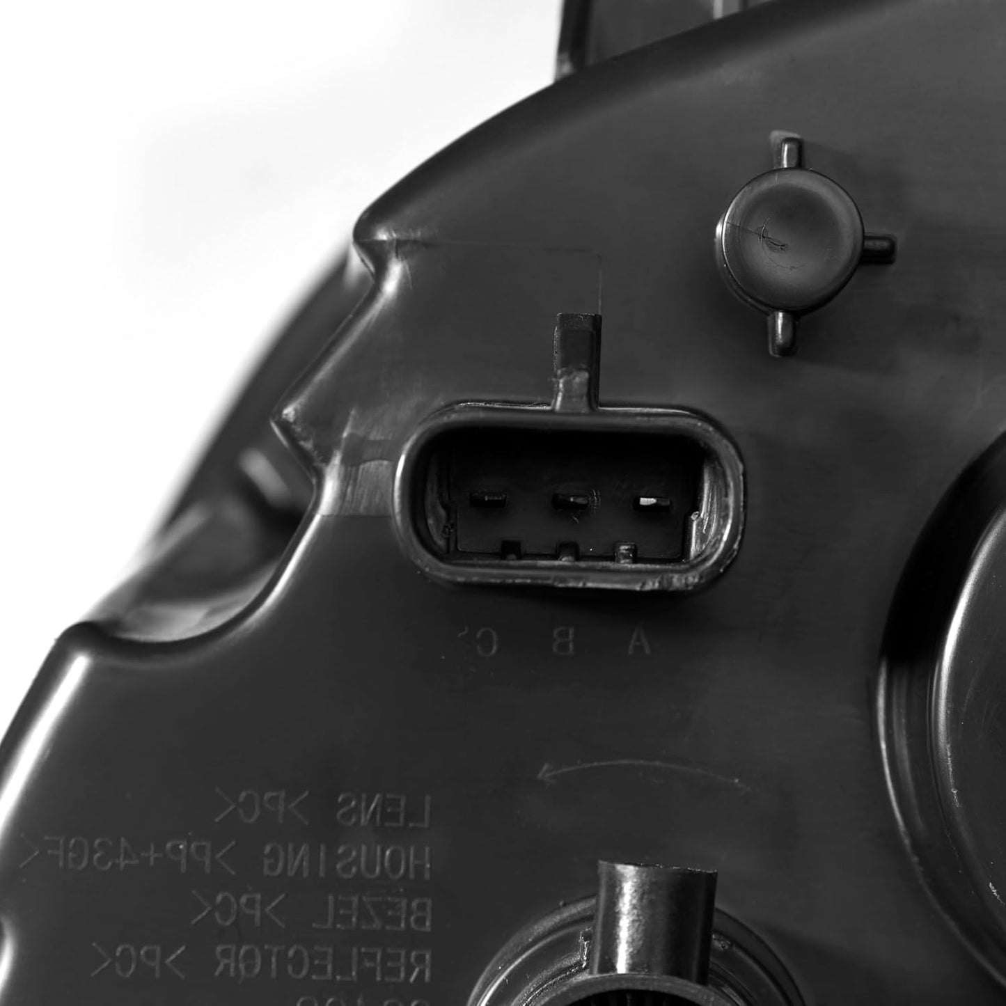 Volvo VNL (2018+) LED Fog Light Assembly – LH Driver - RoadWest Truck Parts - B0DQPPMQ5K - High Soar